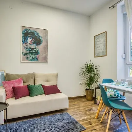 Center Amphitheater Lägenhet