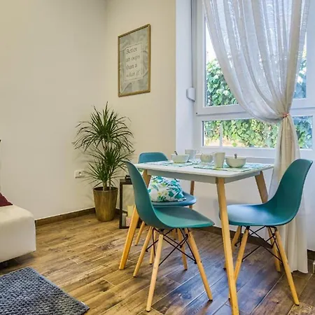 Center Amphitheater *