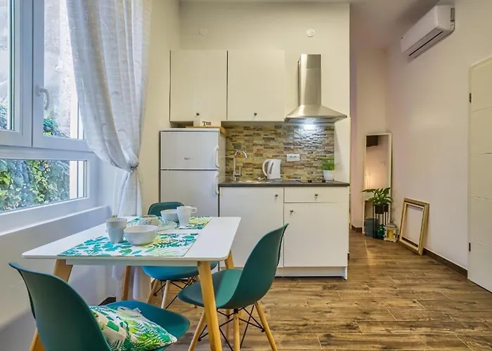 Center Amphitheater Daire Pula