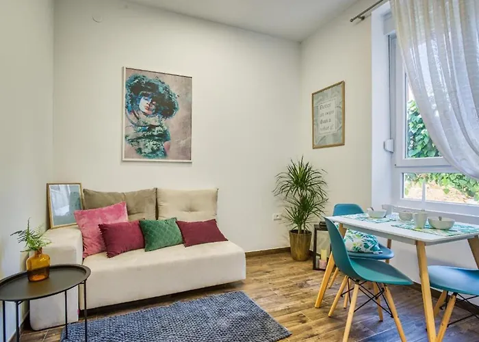 Center Amphitheater Daire