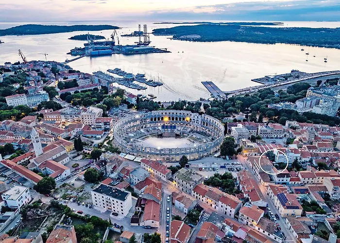 Center Amphitheater Daire