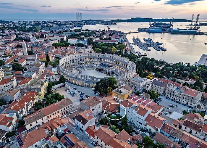 Center Amphitheater Daire