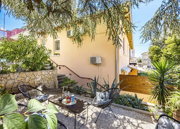 Center Amphitheater Daire Pula