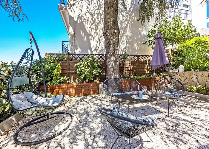 Center Amphitheater * Pula